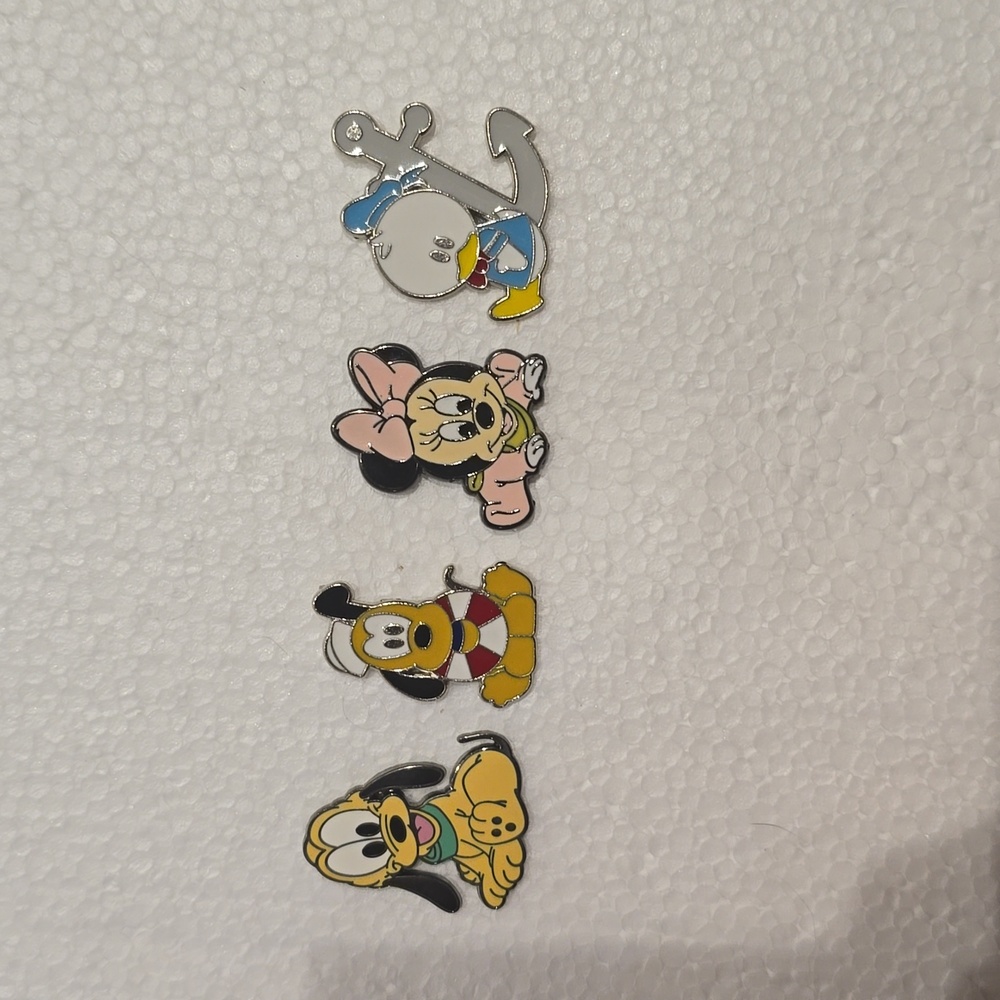 Four pack of Disney pins, Mickey mouse movie pin, great condition.